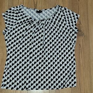 Worthington Black and White Patterned Blouse